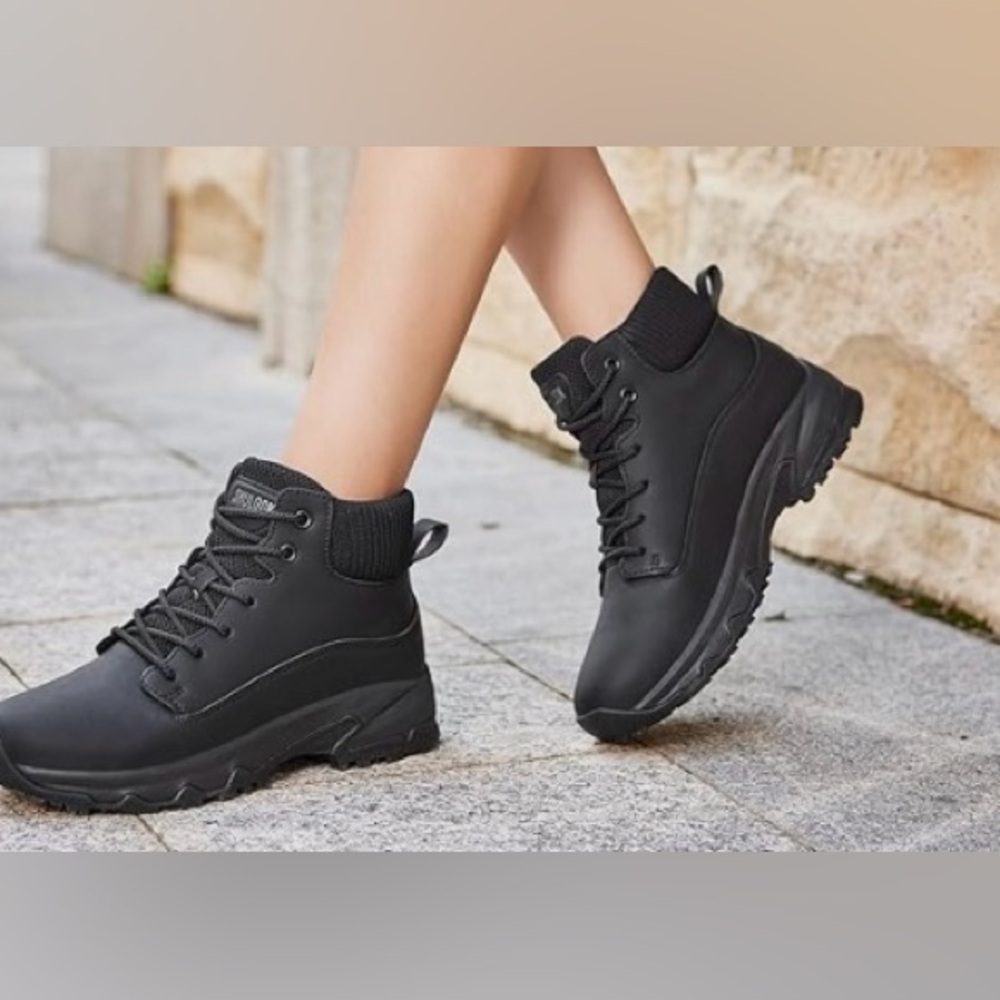 women’s Slipper Resistant and Waterproof Black Boots Size 8 - Picture 2 of 16